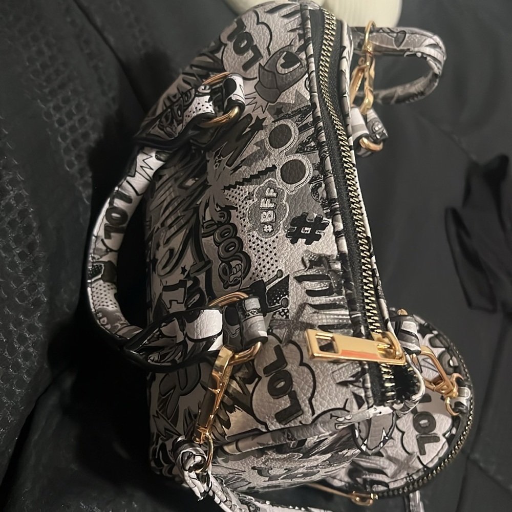 Purse - Picture 2 of 2